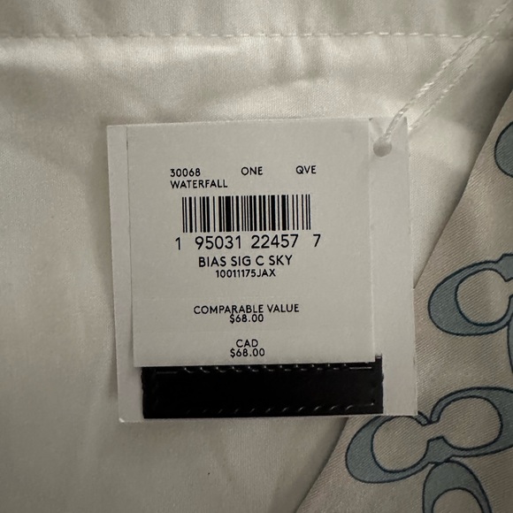 Coach Scarf - Picture 2 of 3